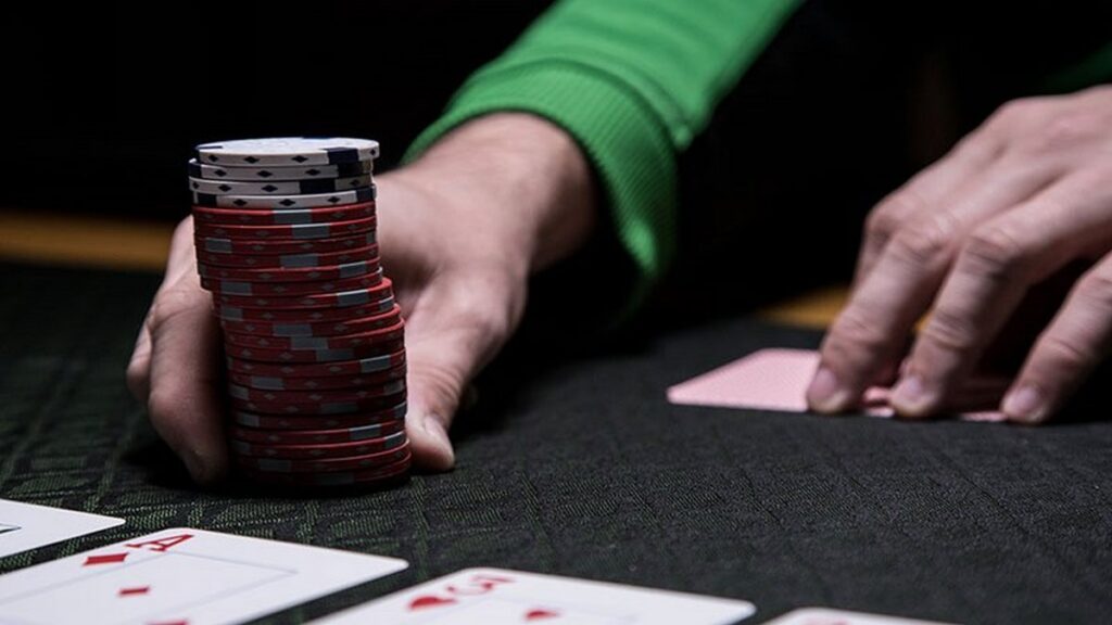Cơ hội kiếm tiền làm giàu từ Poker rất lớn